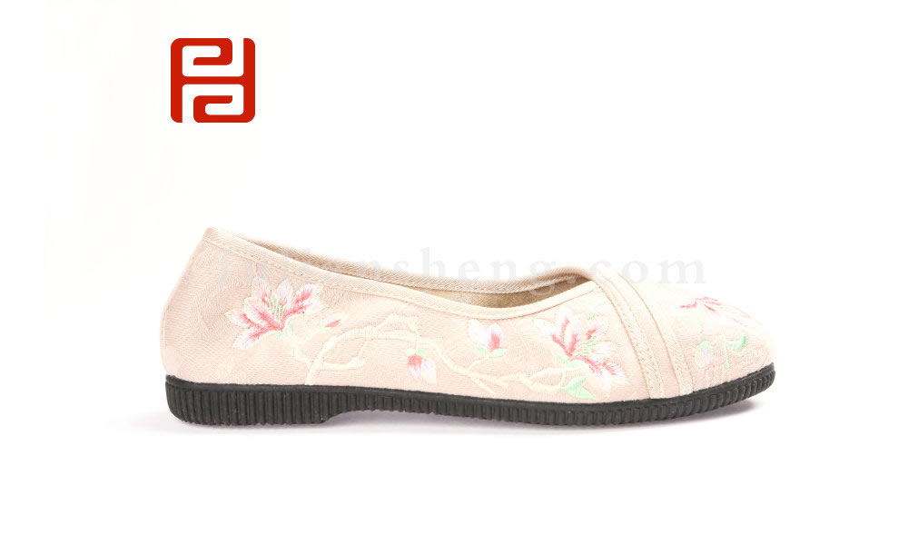 福連升女士花朵刺繡復(fù)古中國風(fēng)淺口單鞋老北京布鞋圖片